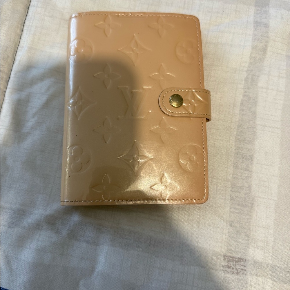 Louis Vuitton Beige PM Agenda in Vernis